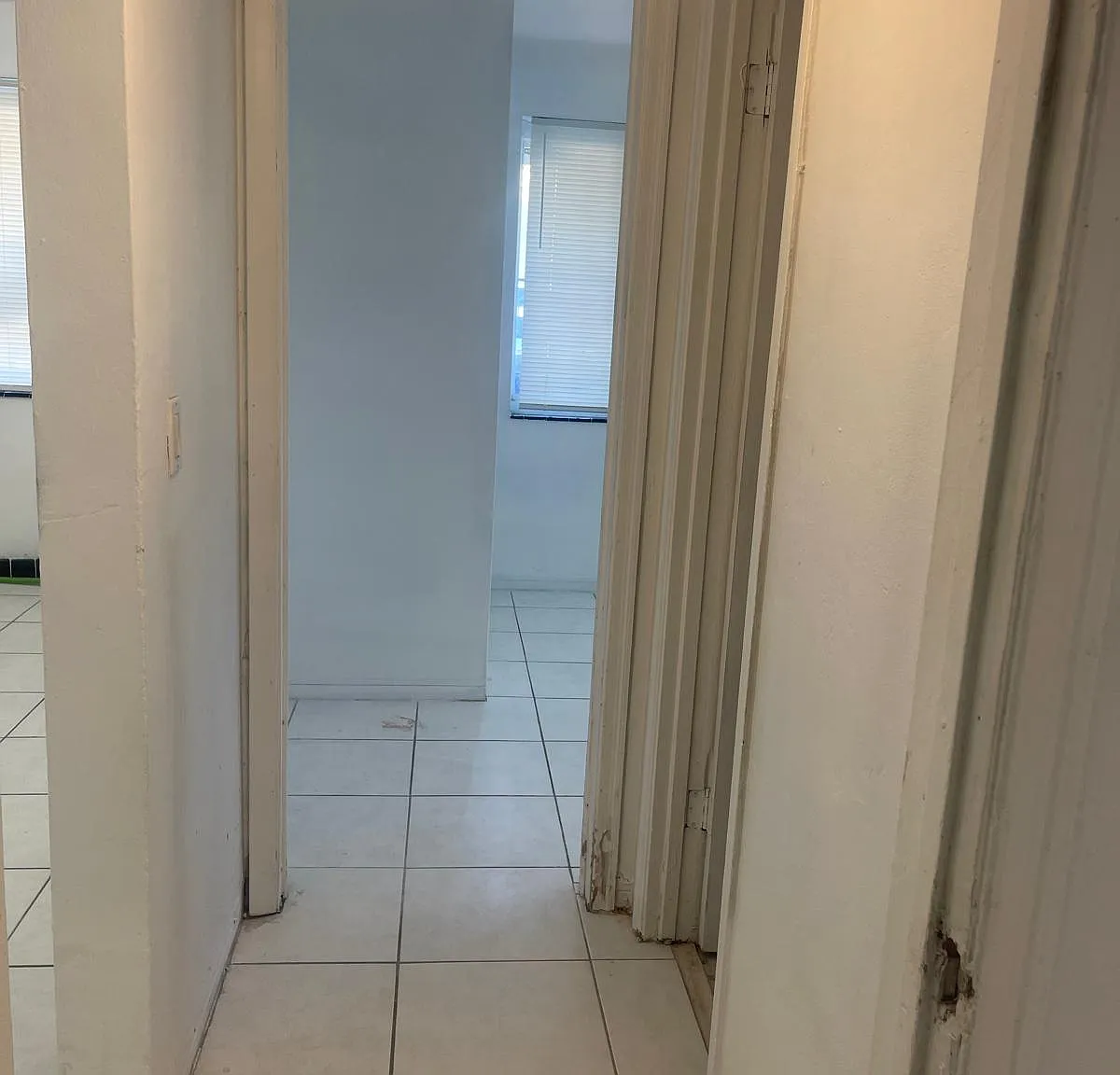 3 bed, 950 sqft, $2,100 — Photo 4