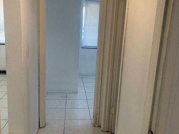4th image of 4950 N Miami Ave #B