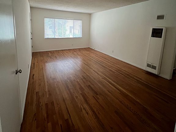 2nd image of 6707 Whitsett Ave #3
