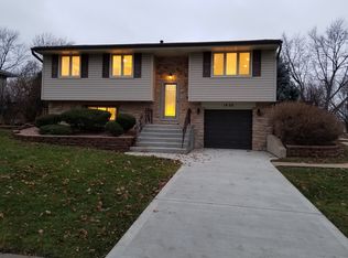 1426 Chatham Ln, Schaumburg, IL 60193