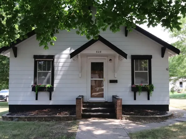 608 S Boone St, Rock Rapids, IA 51246