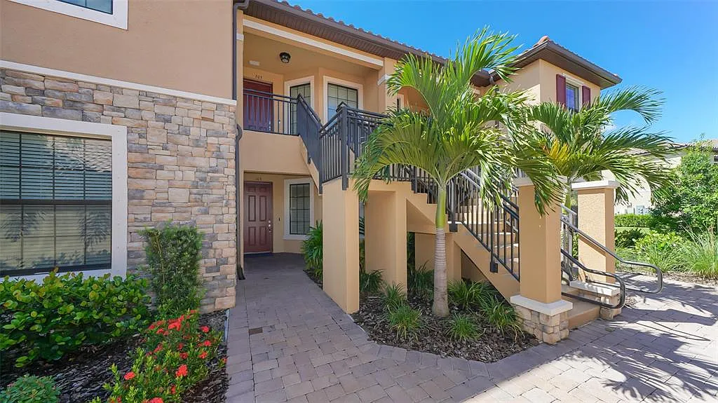 2 bed, 2.0 bath, 1528 sqft, $3,000 — Photo 2
