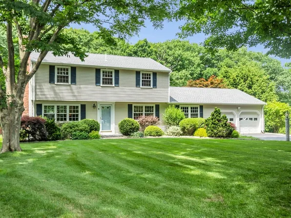 9 Berry Ln, Acton, MA 01720