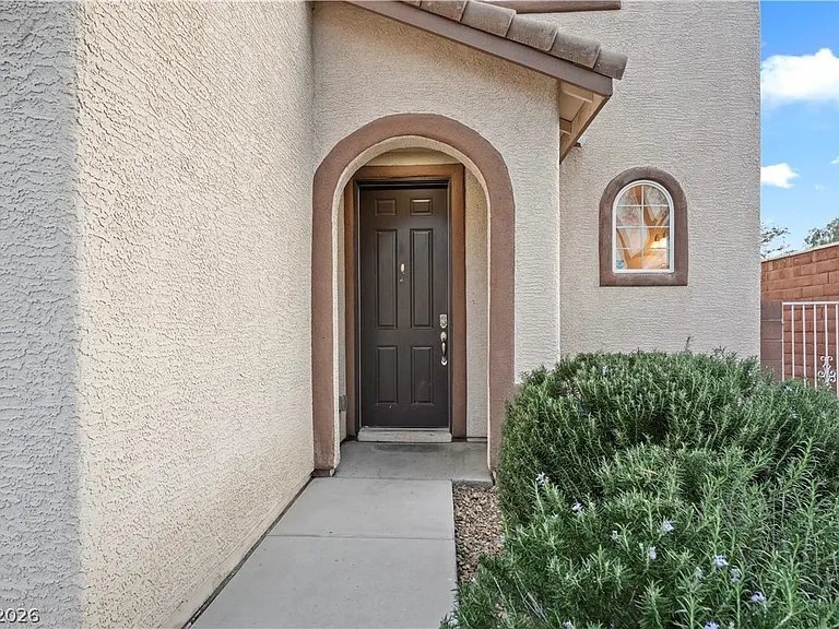 8649 Abbey Dell Ave — Photo 3