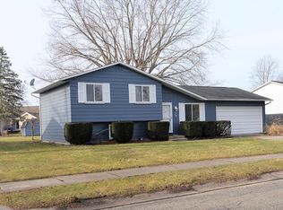 2929 Conant Dr, Mishawaka, IN 46544