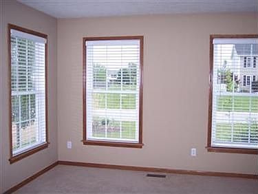 5th image of 915 Lauren Ct