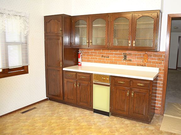 3rd image of 827 Tindolph Ave S