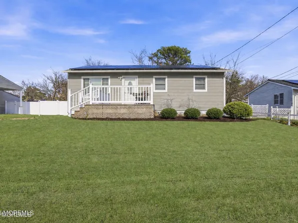 28 Bucknell Drive, Toms River, NJ 08757
