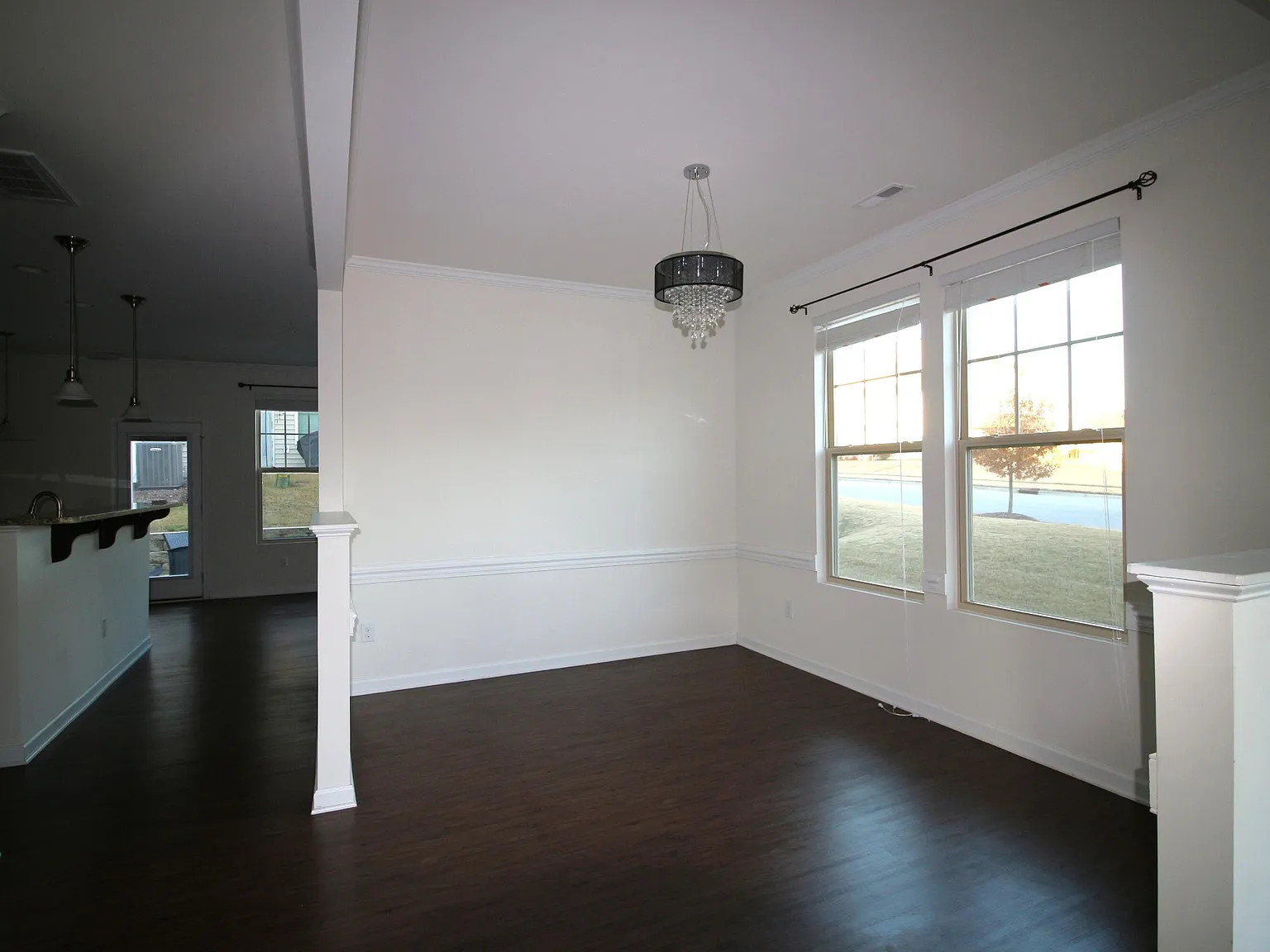 3 bed, 2.5 bath, 1810 sqft, $1,800 — Photo 3