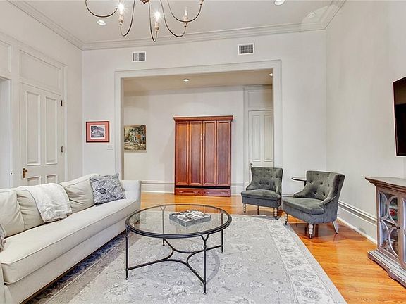 4th image of 4419 Saint Charles Ave APT 2