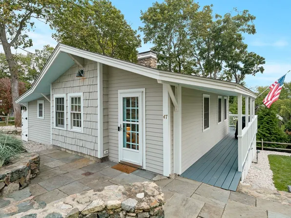 47 Elm Ct, Cohasset, MA 02025