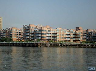 601 Franklin Ct #601, Edgewater, NJ 07020