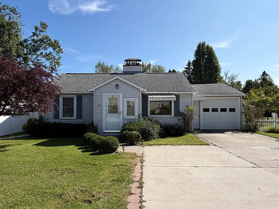 135 W Chisholm St