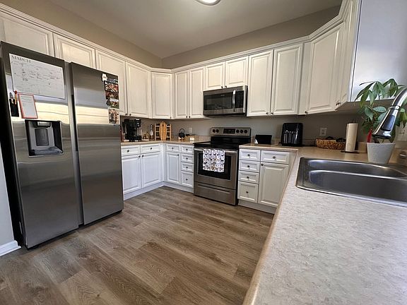 3rd image of 1031 Alden Glen Dr