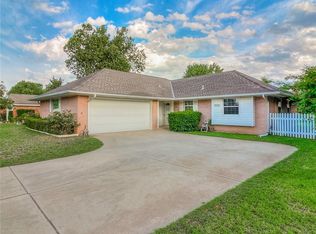 7521 NW 27th St, Bethany, OK 73008