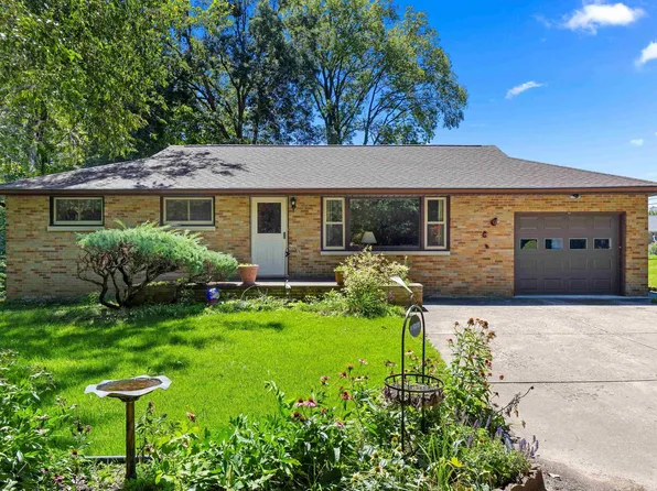 104 Kenvir Ave, East Peoria, IL 61611