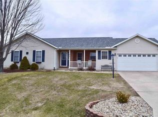 615 Bittersweet Ave, Metamora, IL 61548