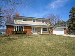 N113W13378 Crestview Dr, Germantown, WI 53022