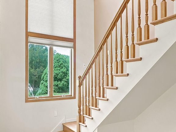 5th image of 75 Glen Forest Street