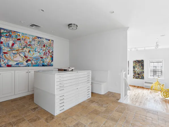 13 East 69th Street image 5 of 15