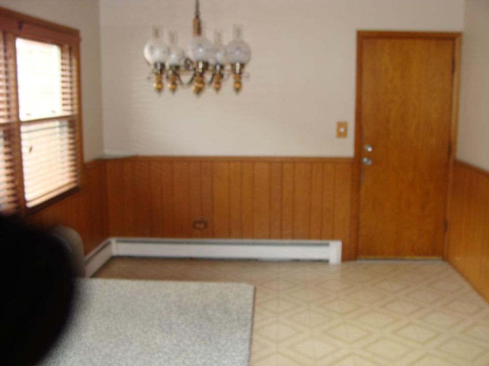 Large eat-in Kitchen