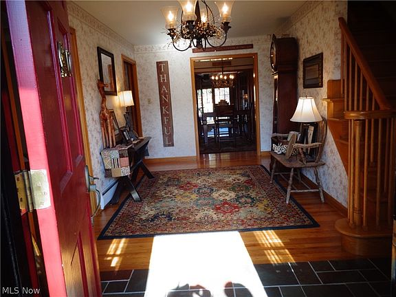 5th image of 1393 Waverly Dr NW