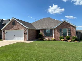 2019 W Gilligan Ave, Rogers, AR 72758