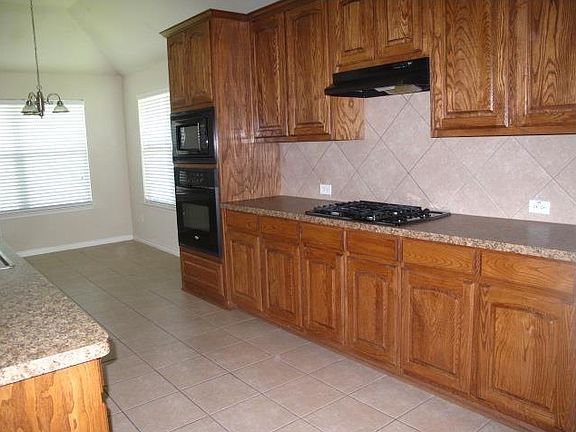 2nd image of 1621 Nestledown Dr
