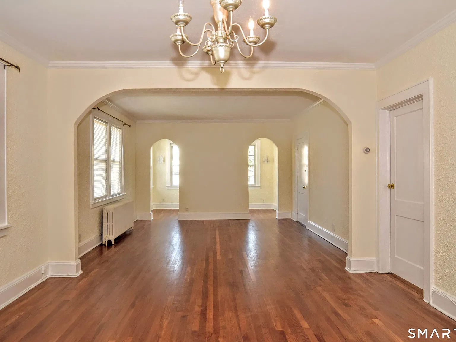 3 bed, 1.0 bath, 1520 sqft, $2,950 — Photo 3