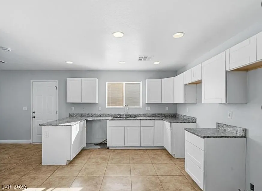 4 bed, 2.5 bath, 1343 sqft, $1,895 — Photo 3