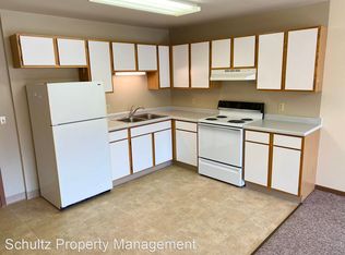 165 S Chet Krause Dr #10, Iola, WI 54945