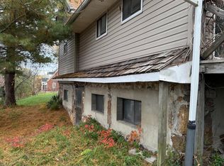 609 N Beverly Ave, Covington, VA 24426