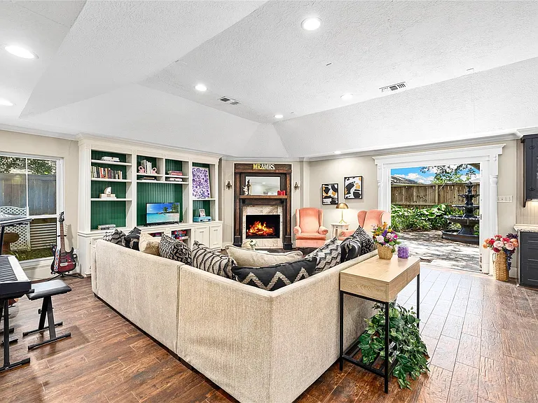 22607 Goldstone Dr — Photo 26