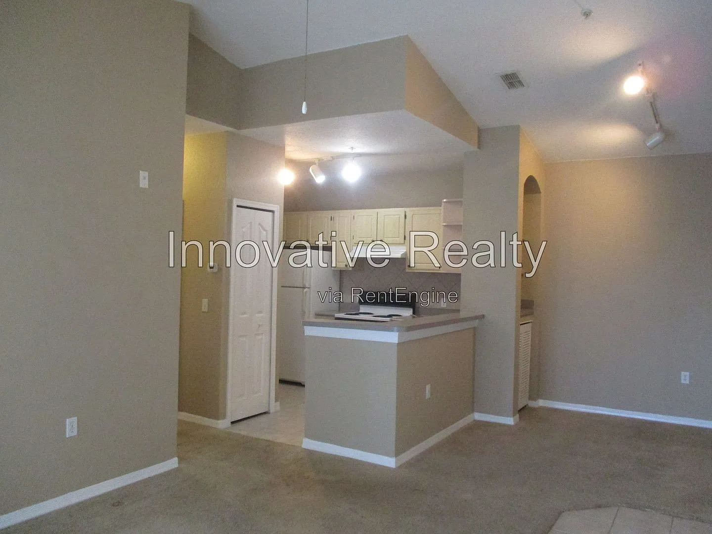 2 bed, 1.0 bath, 898 sqft, $1,495 — Photo 4