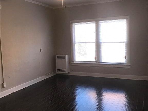 4th image of 2919 W 8th St #207