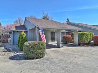 1224 SE Roundtable Dr, Grants Pass, OR 97526