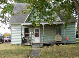 1106 N Elm St, Centralia, IL 62801