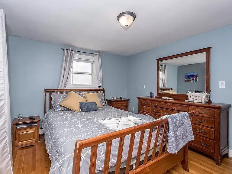 170 Ravenswood Rd — Photo 6
