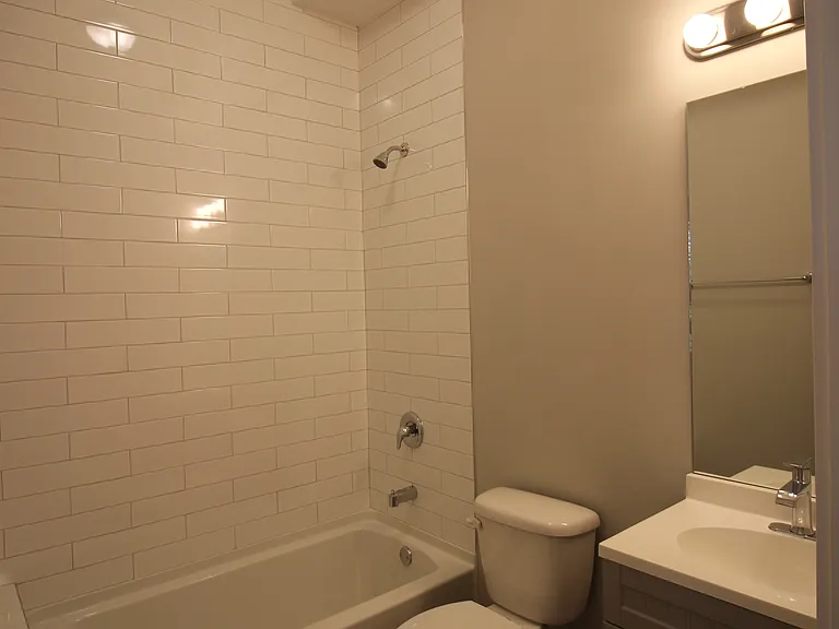 1801 W School St #2S — Photo 9