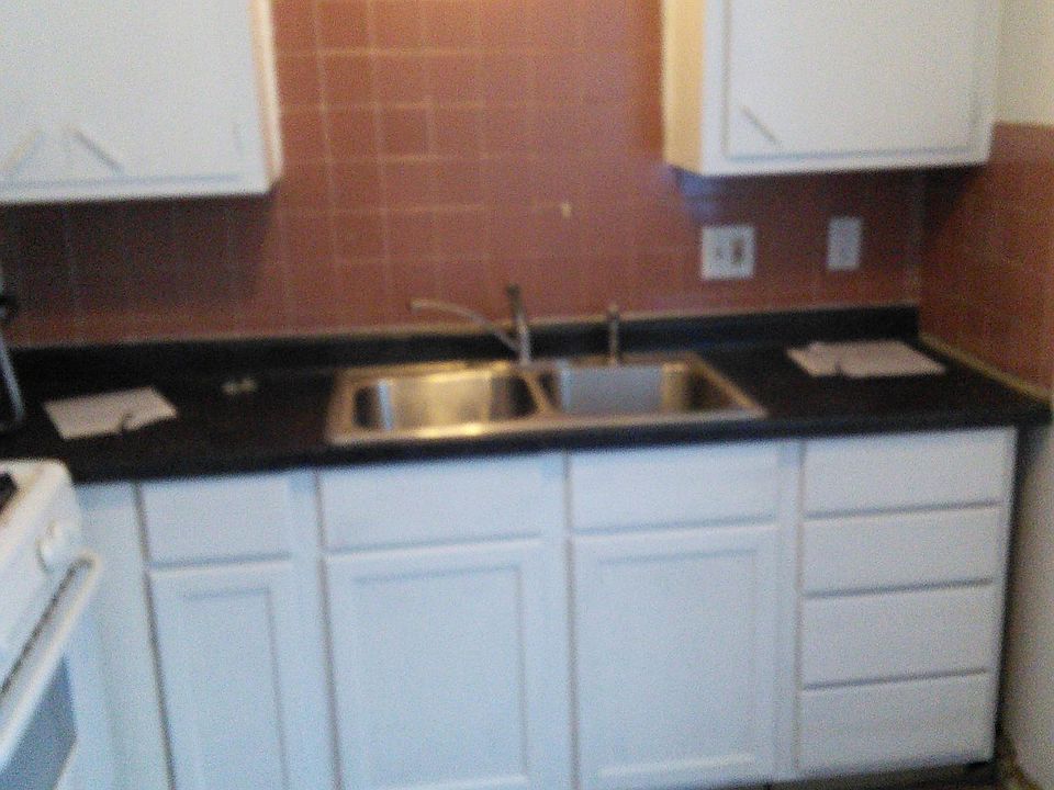 2nd image of 1820 Manchester Rd APT 6