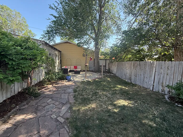 215 W Reed Ave — Photo 28