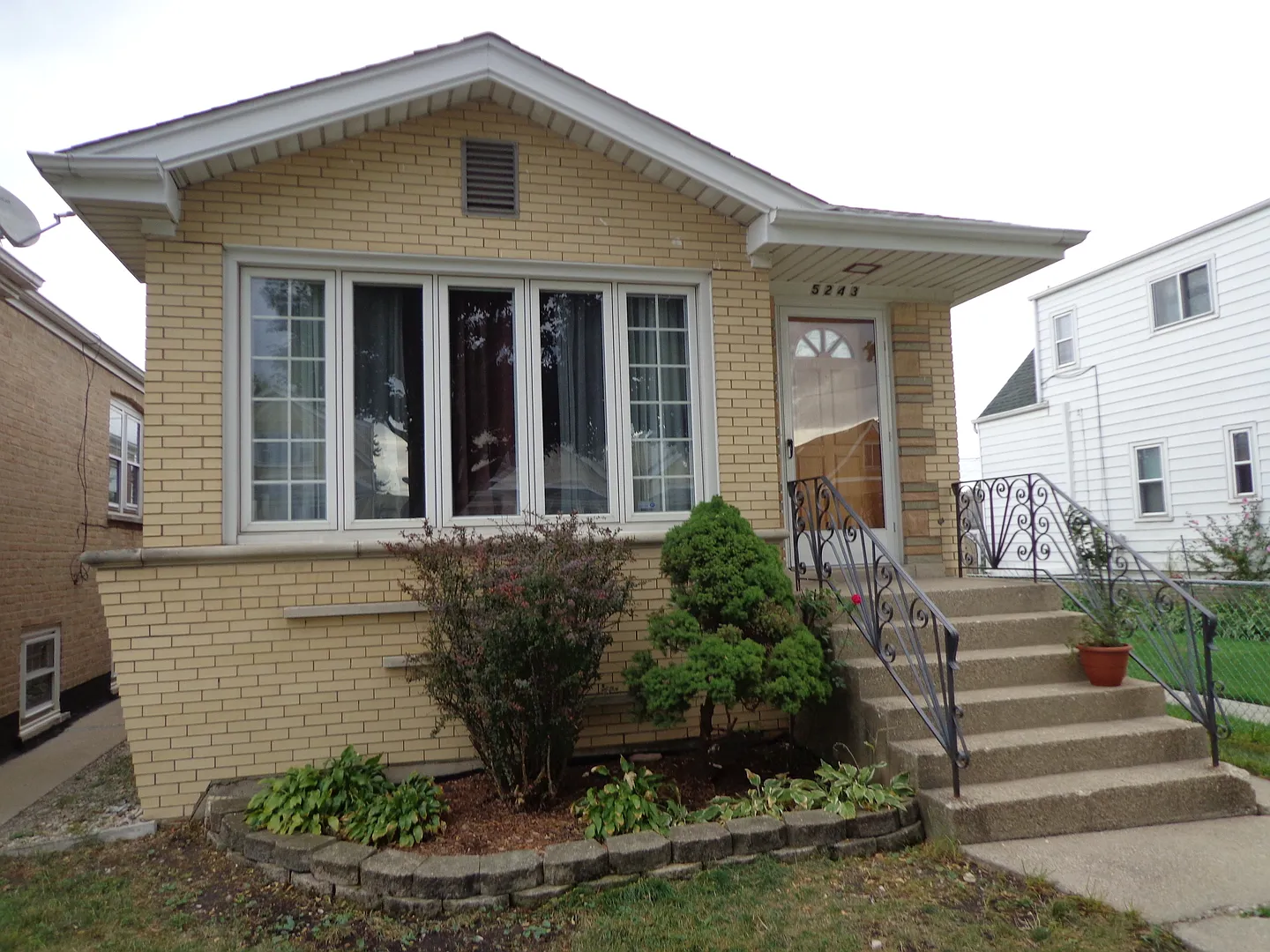 5243 S Tripp Ave photo 1