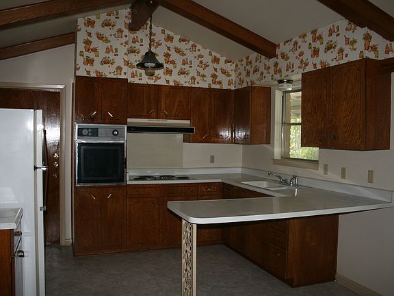 3rd image of 11015 Burr Oak Dr