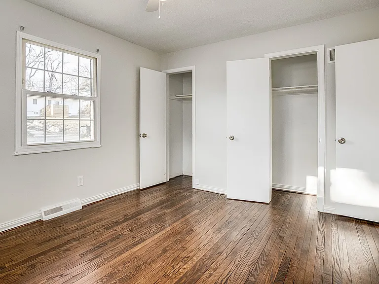 3604 E 61st St — Photo 10