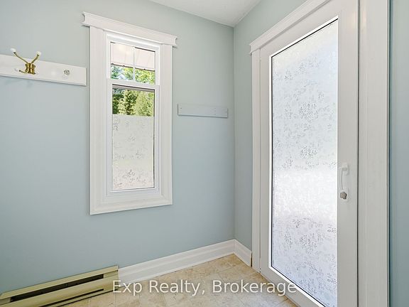 5th image of 8227 Gilmour Rd