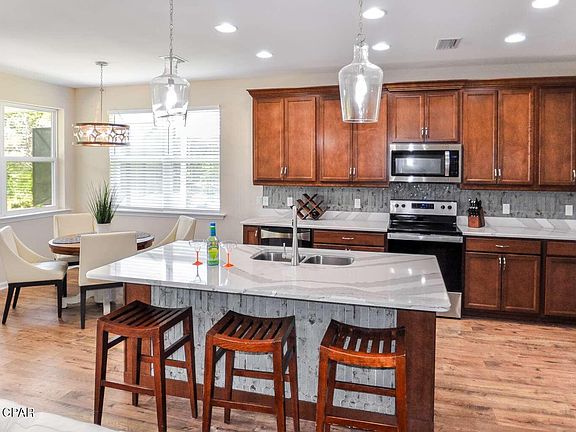 4th image of 8439 Coral Reef Way