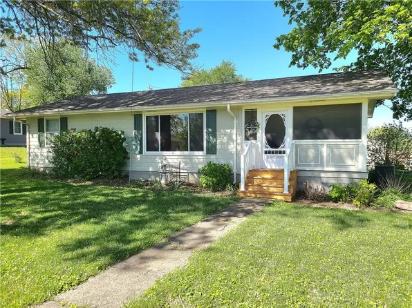 203 1st St, Richmond, MO 64085