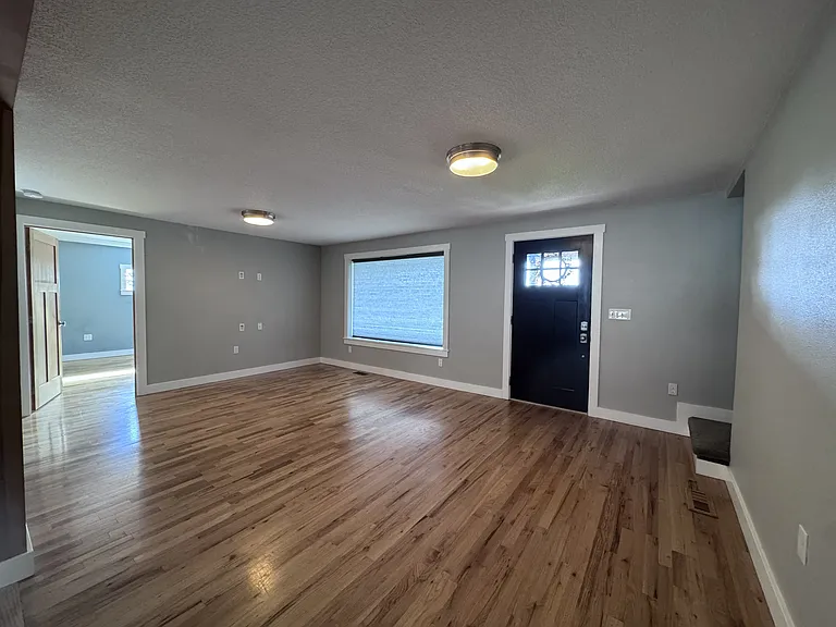 1505 NW 10th Ave — Photo 4