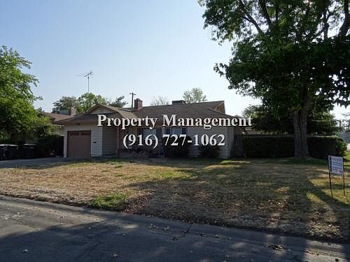 2nd image of 2100 Bell St