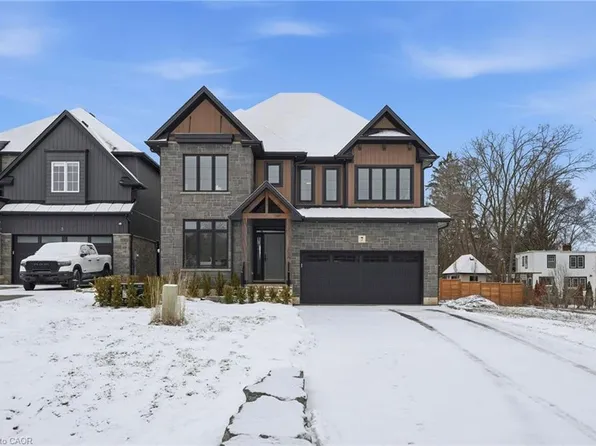 7 Bartlett Ave, Grimsby, ON L3M 5N7